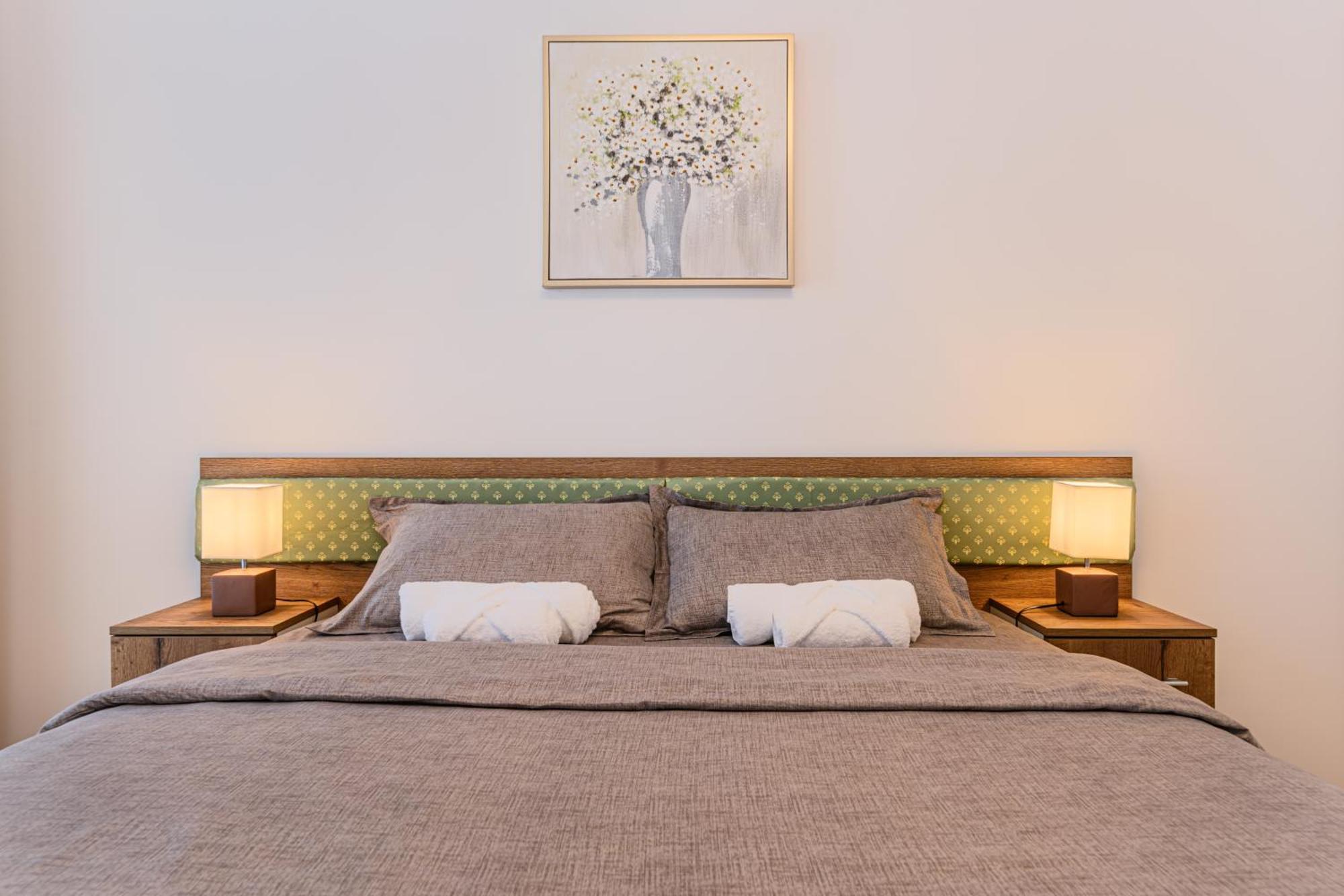 Apartment Luxury Landing Complex Qualis