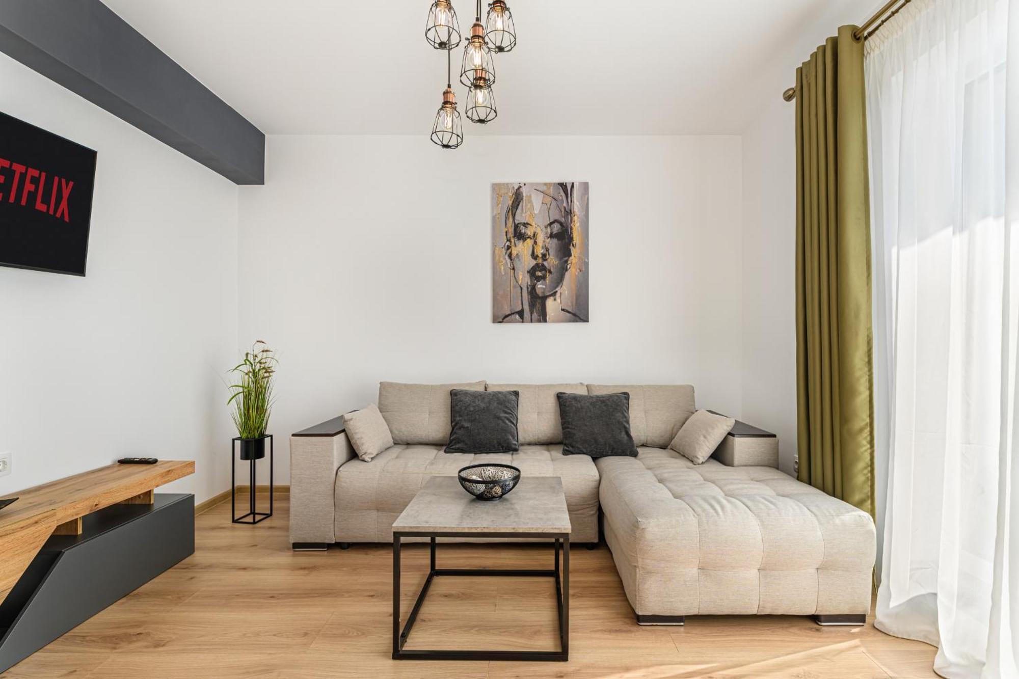 Luxury Landing Complex Qualis *